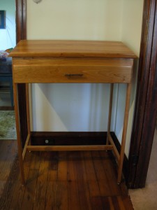 Standing Desk from Creative Wood Designs by DAMI Standing Desk from Creative Wood Designs by DAMI