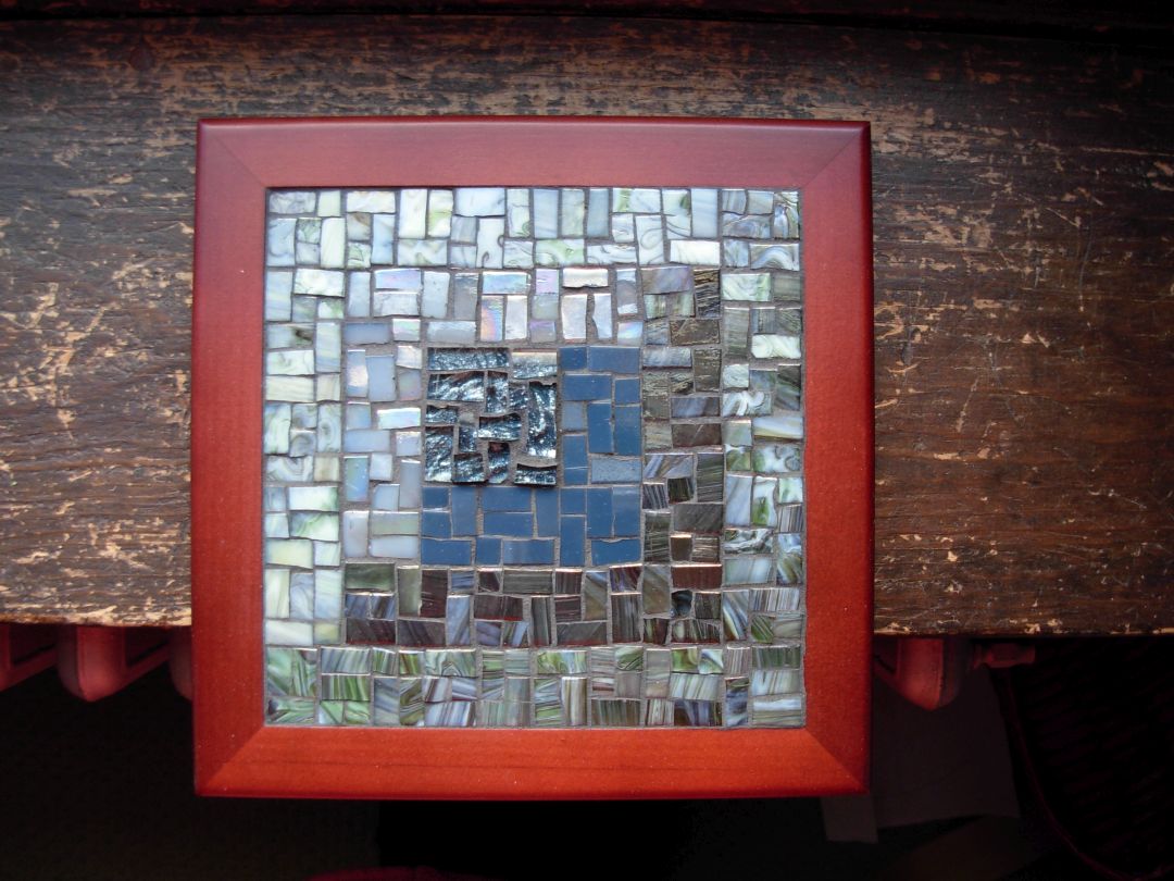 Asymmetric Log Cabin Mosaic in Gray Blue